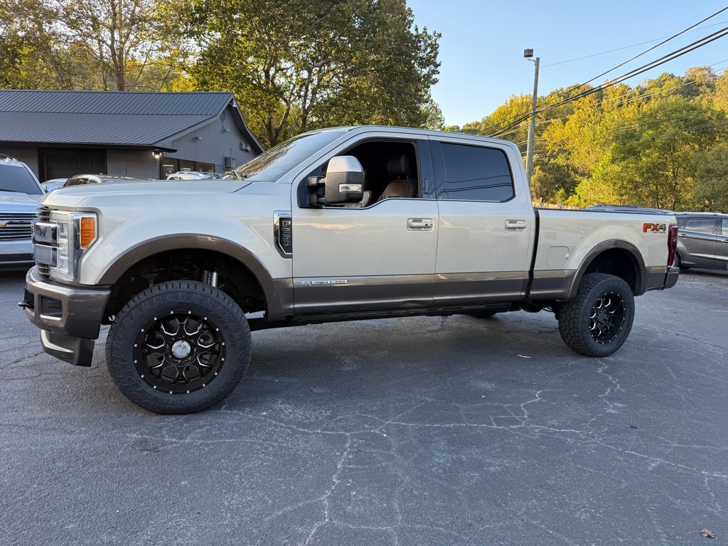2017 Ford F-250 Image 4