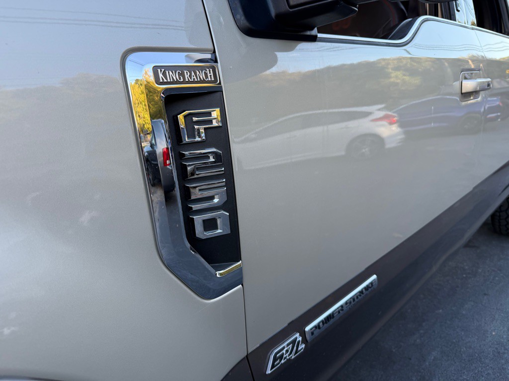 2017 Ford F-250 Image 8