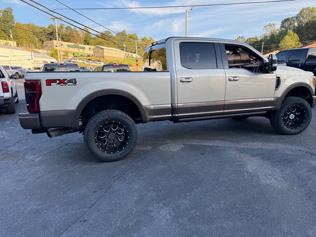 2017 Ford F-250 Image 38