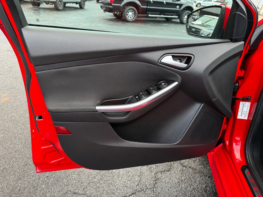 2014 Ford Focus Image 30