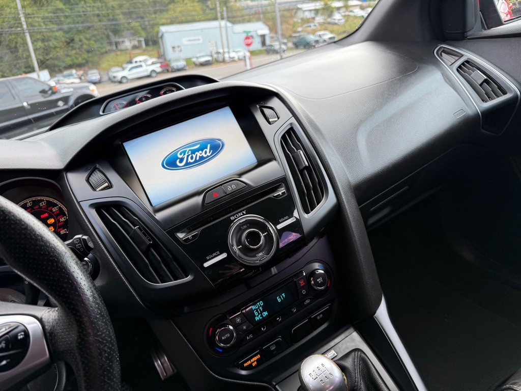 2014 Ford Focus Image 36