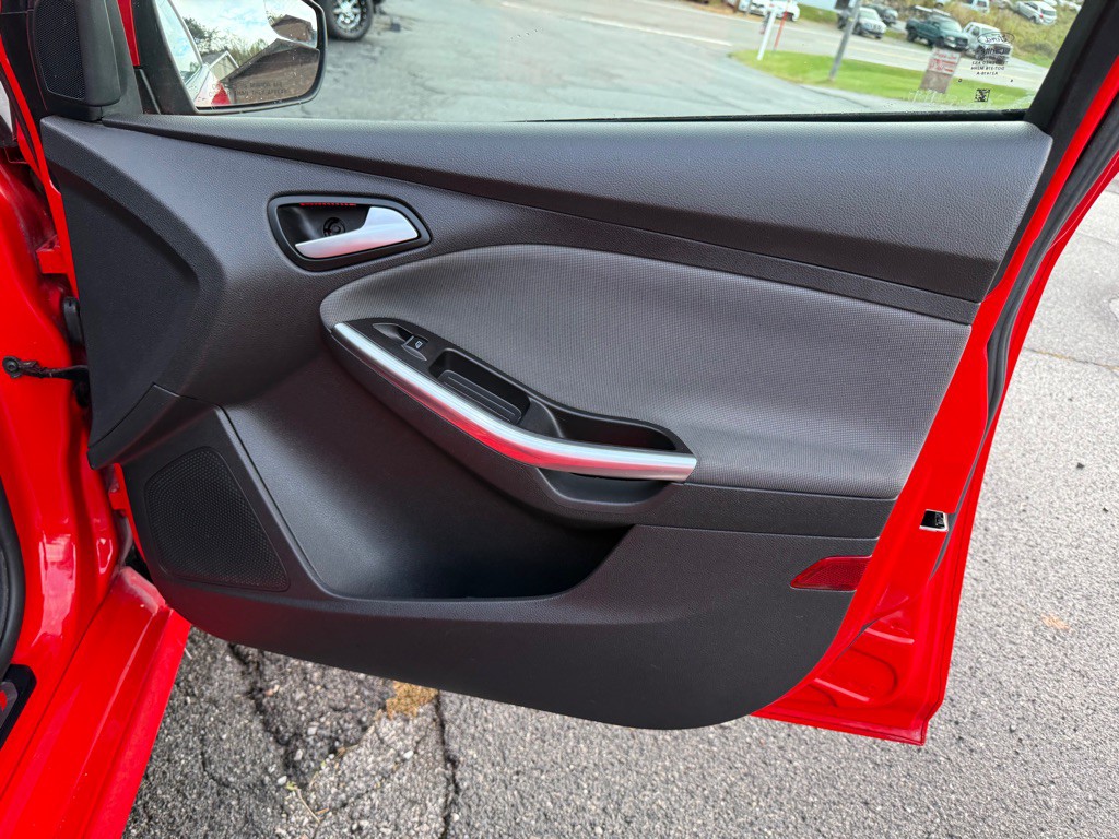 2014 Ford Focus Image 37