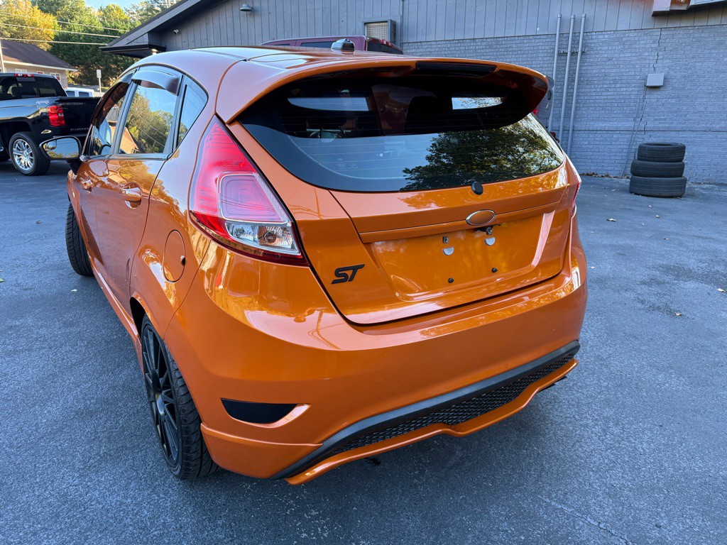 2018 Ford Fiesta Image 2