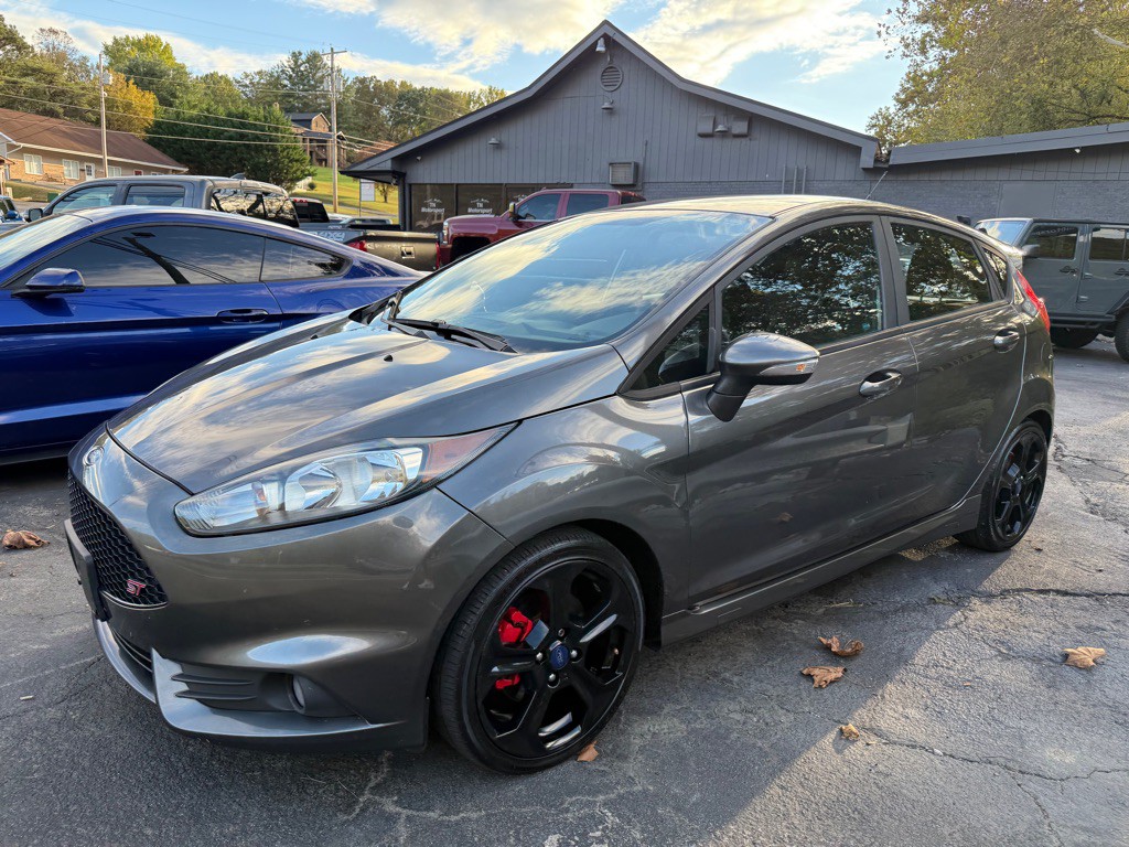 2017 Ford Fiesta Image 2