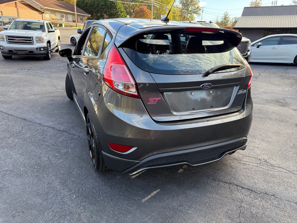 2017 Ford Fiesta Image 32