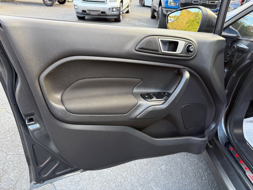 2017 Ford Fiesta Image 42