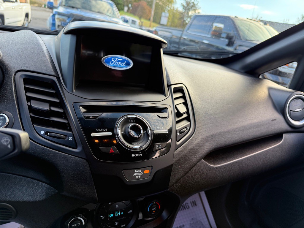 2017 Ford Fiesta Image 54