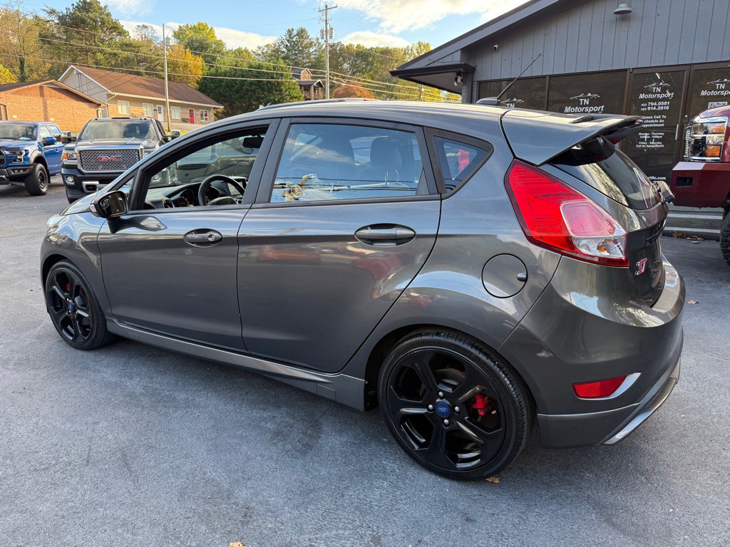 2017 Ford Fiesta Image 9
