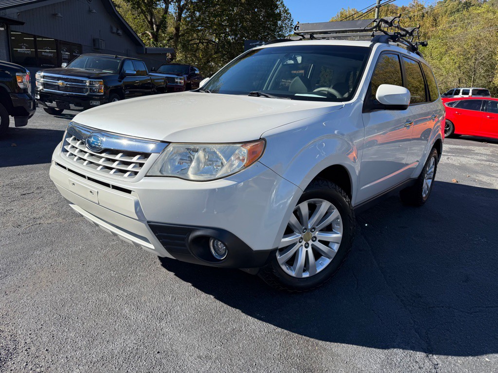 2011 Subaru Forester Image 2