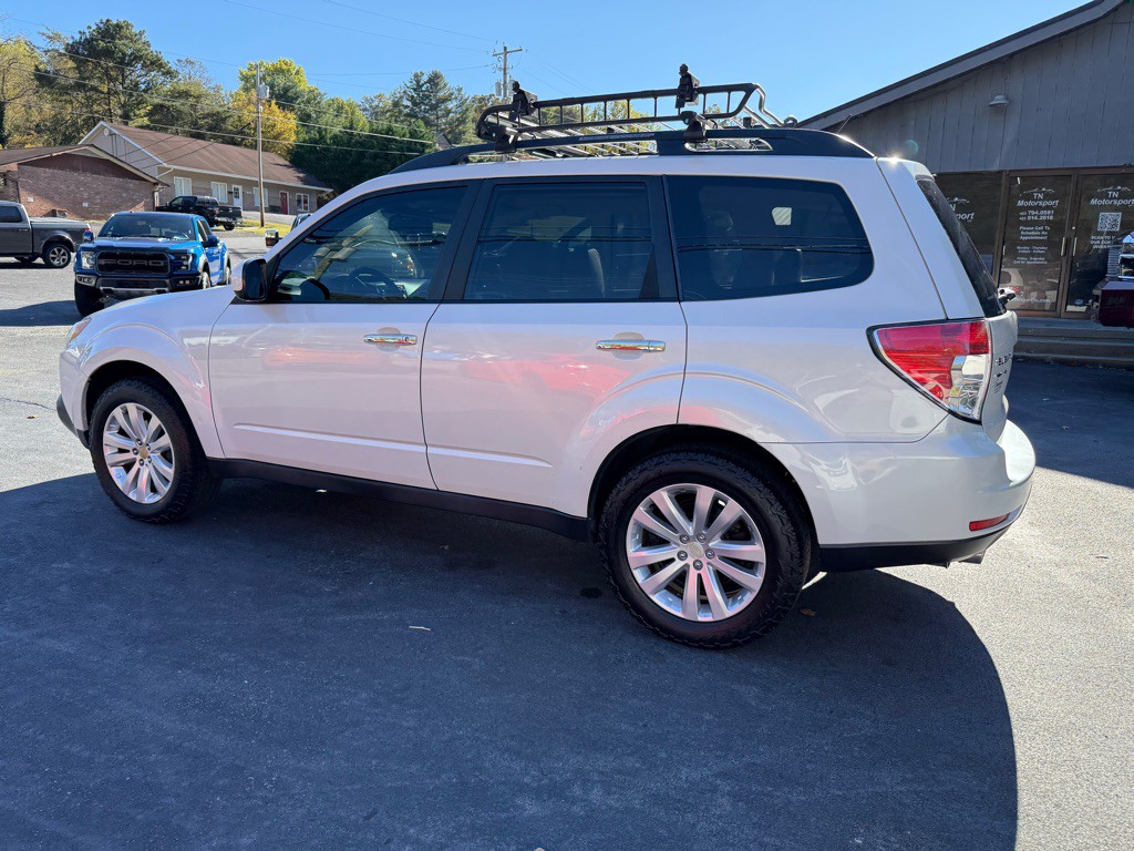 2011 Subaru Forester Image 7