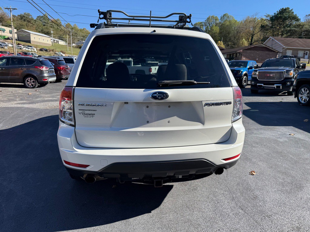 2011 Subaru Forester Image 9