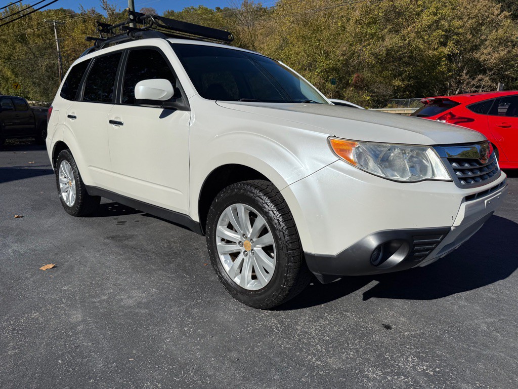 2011 Subaru Forester Image 13
