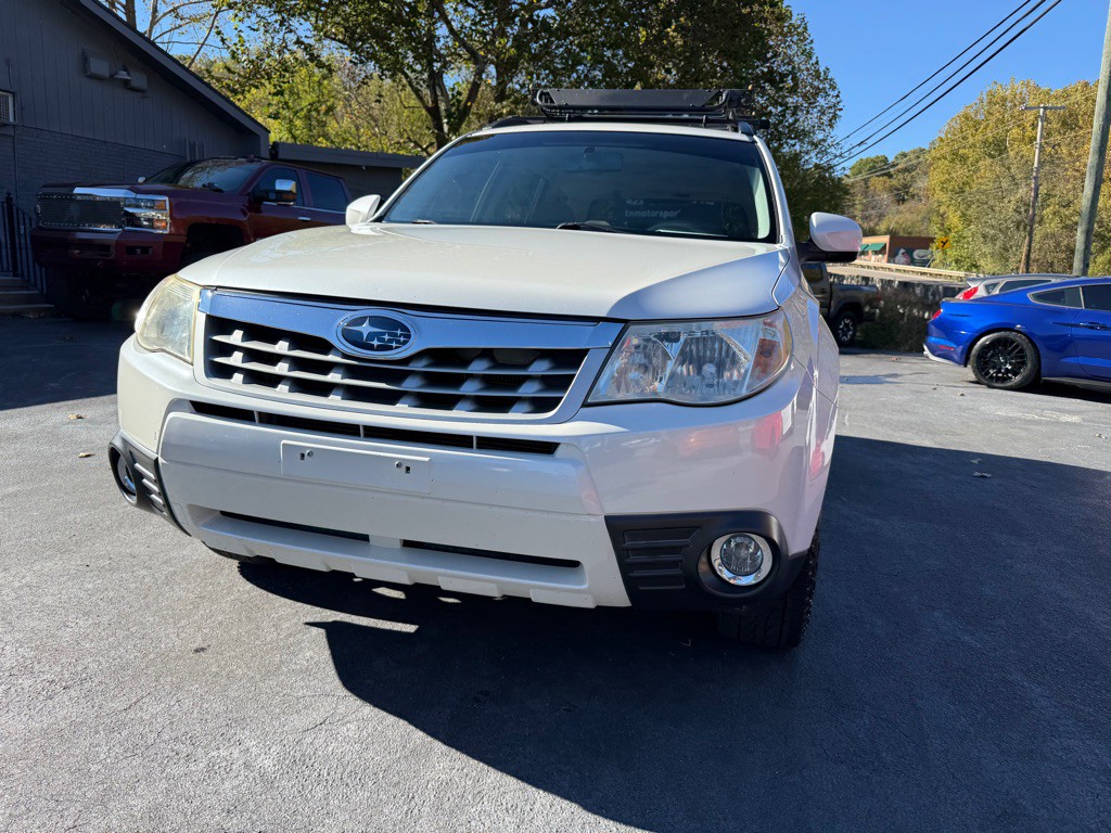 2011 Subaru Forester Image 16