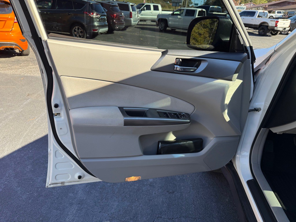 2011 Subaru Forester Image 39