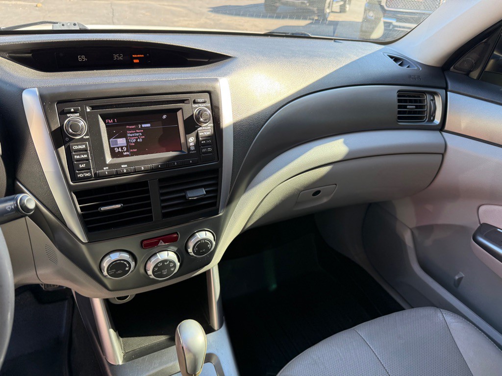 2011 Subaru Forester Image 48