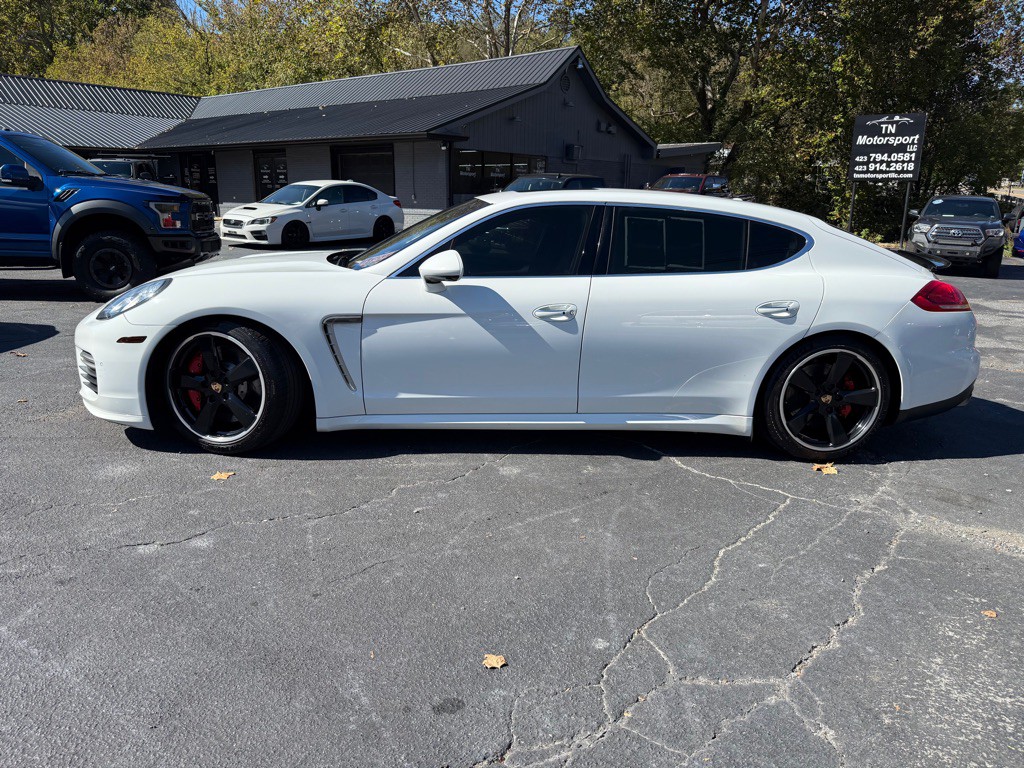 2014 Porsche Panamera Image 2