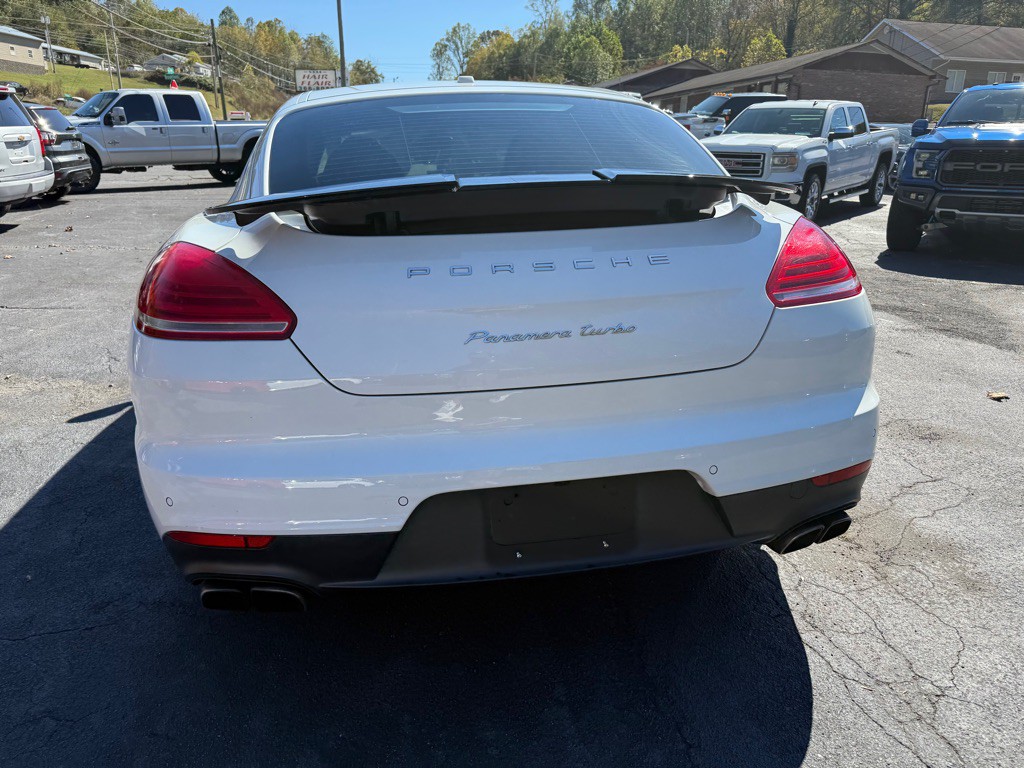 2014 Porsche Panamera Image 20