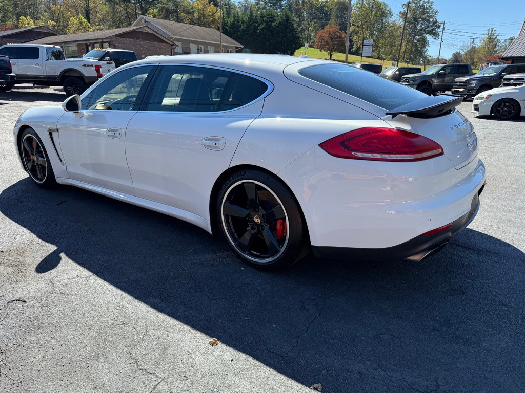 2014 Porsche Panamera Image 21