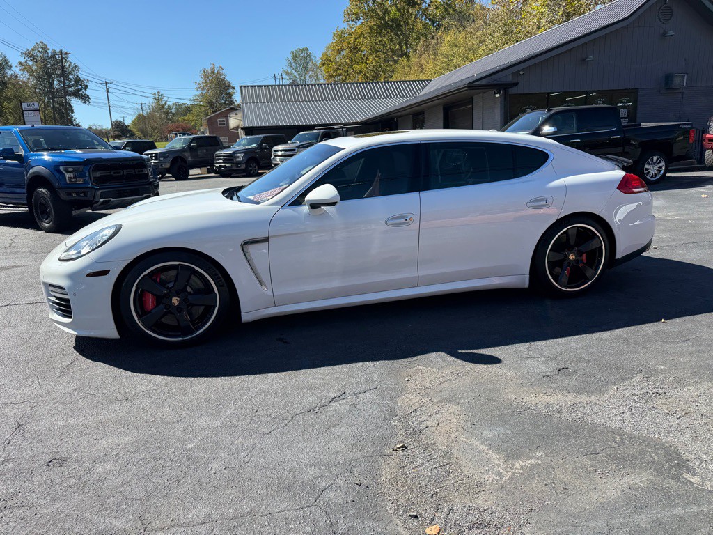 2014 Porsche Panamera Image 24