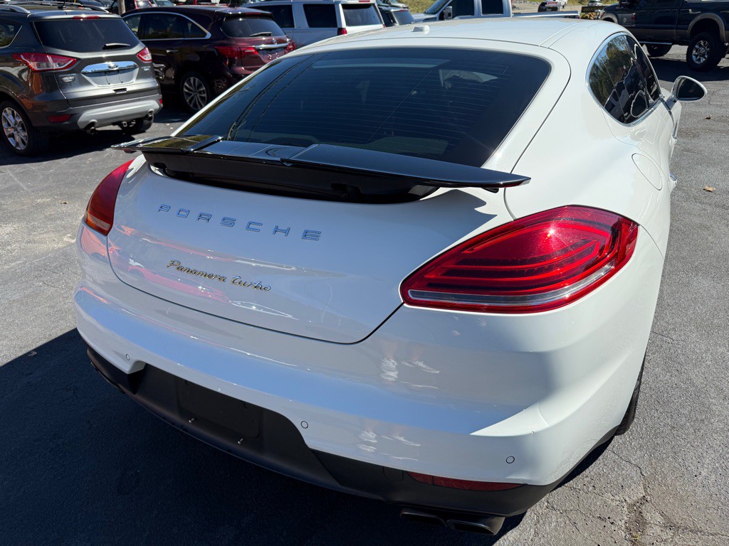2014 Porsche Panamera Image 34