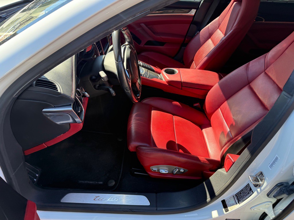 2014 Porsche Panamera Image 49