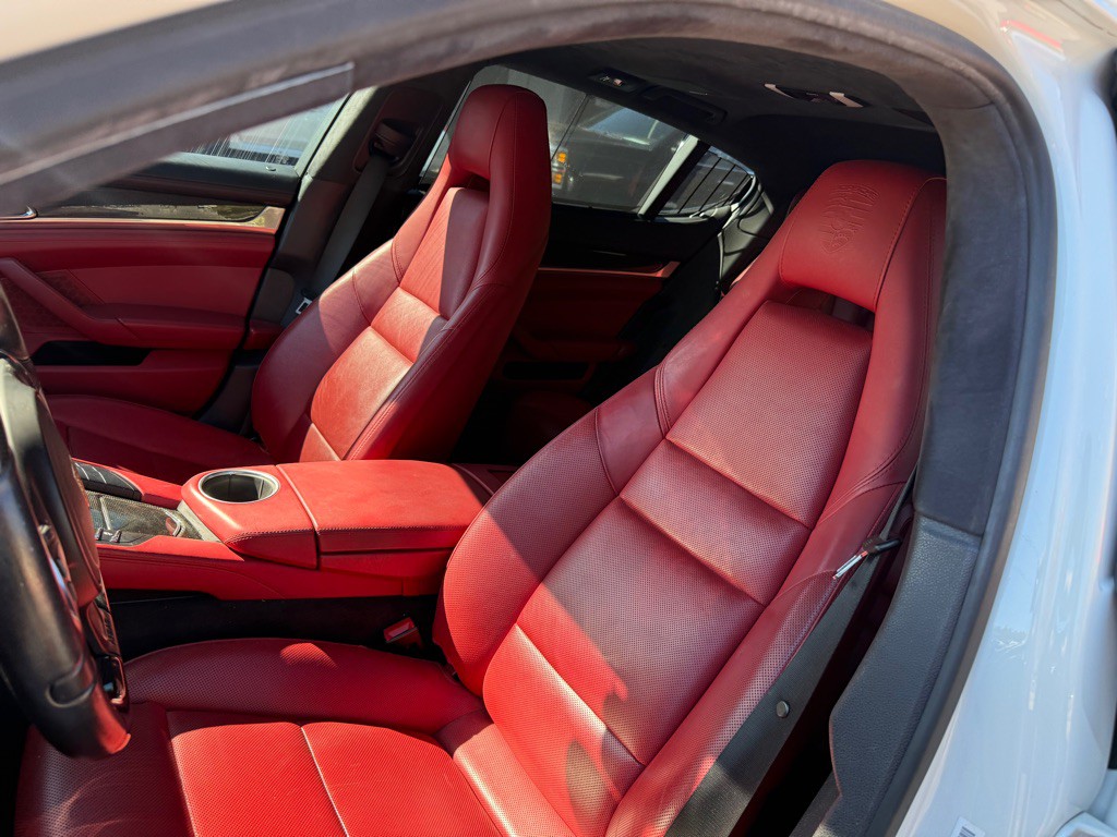 2014 Porsche Panamera Image 52