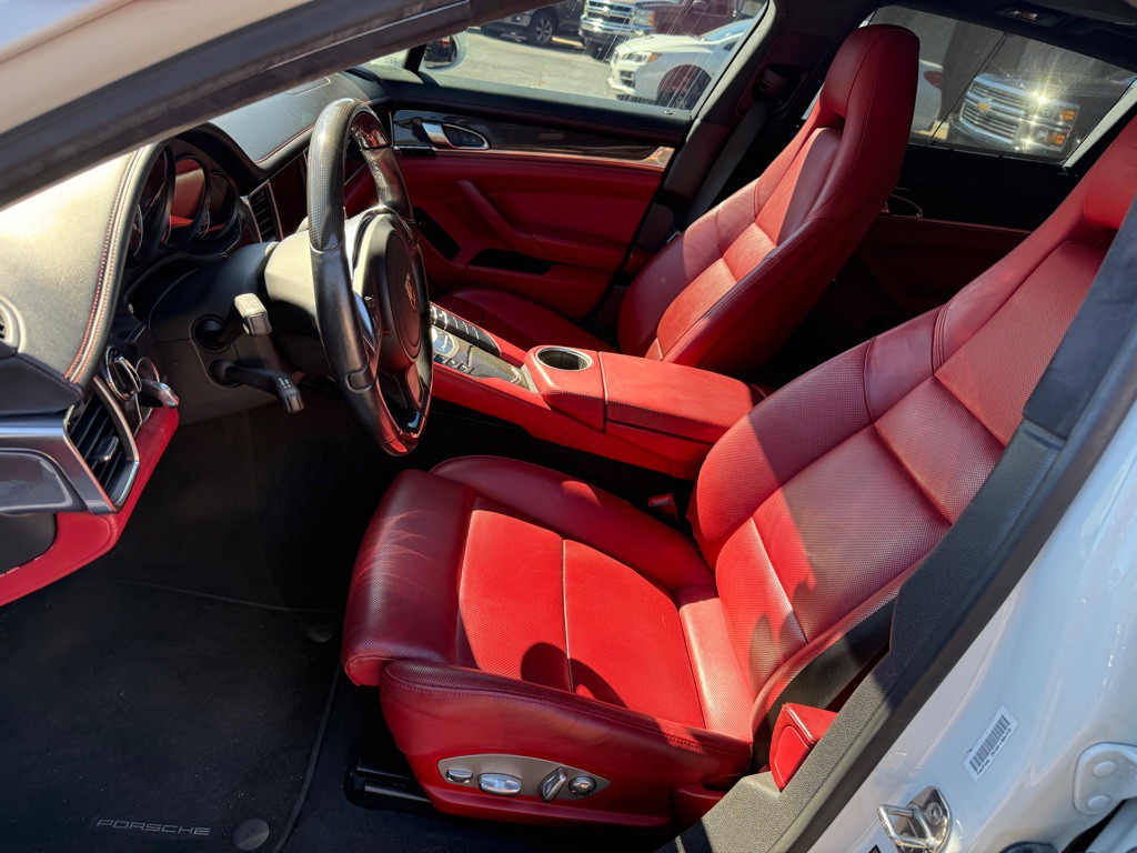 2014 Porsche Panamera Image 53