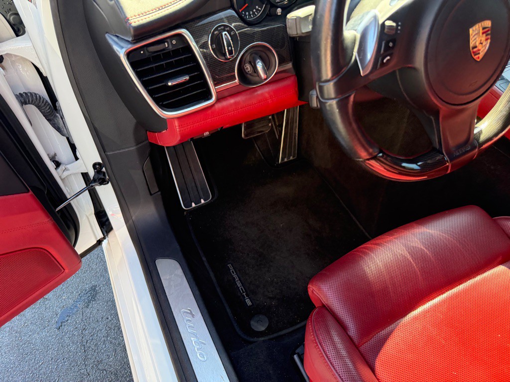 2014 Porsche Panamera Image 55