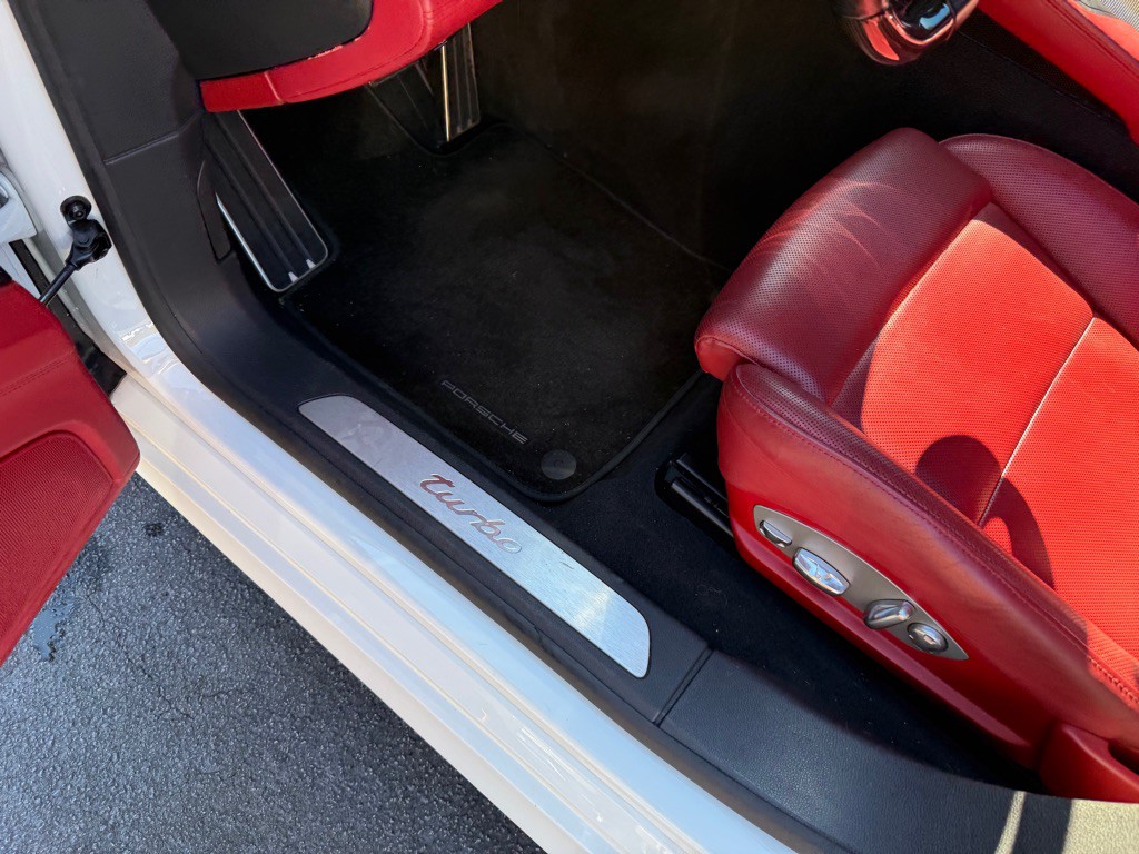 2014 Porsche Panamera Image 56