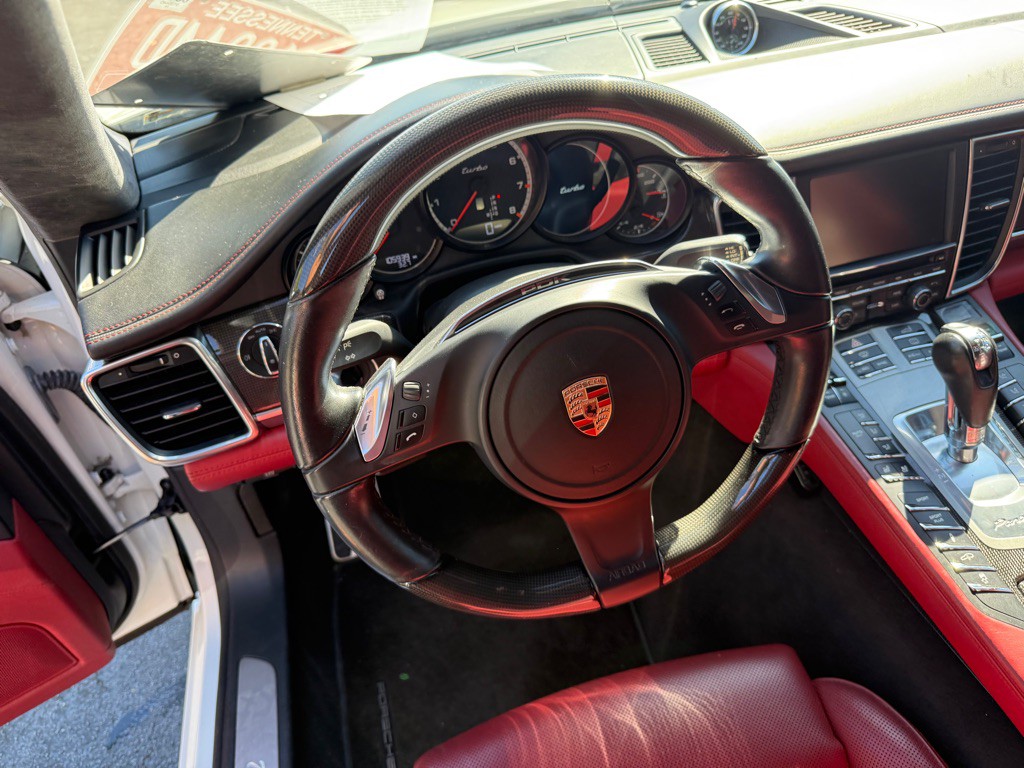 2014 Porsche Panamera Image 57