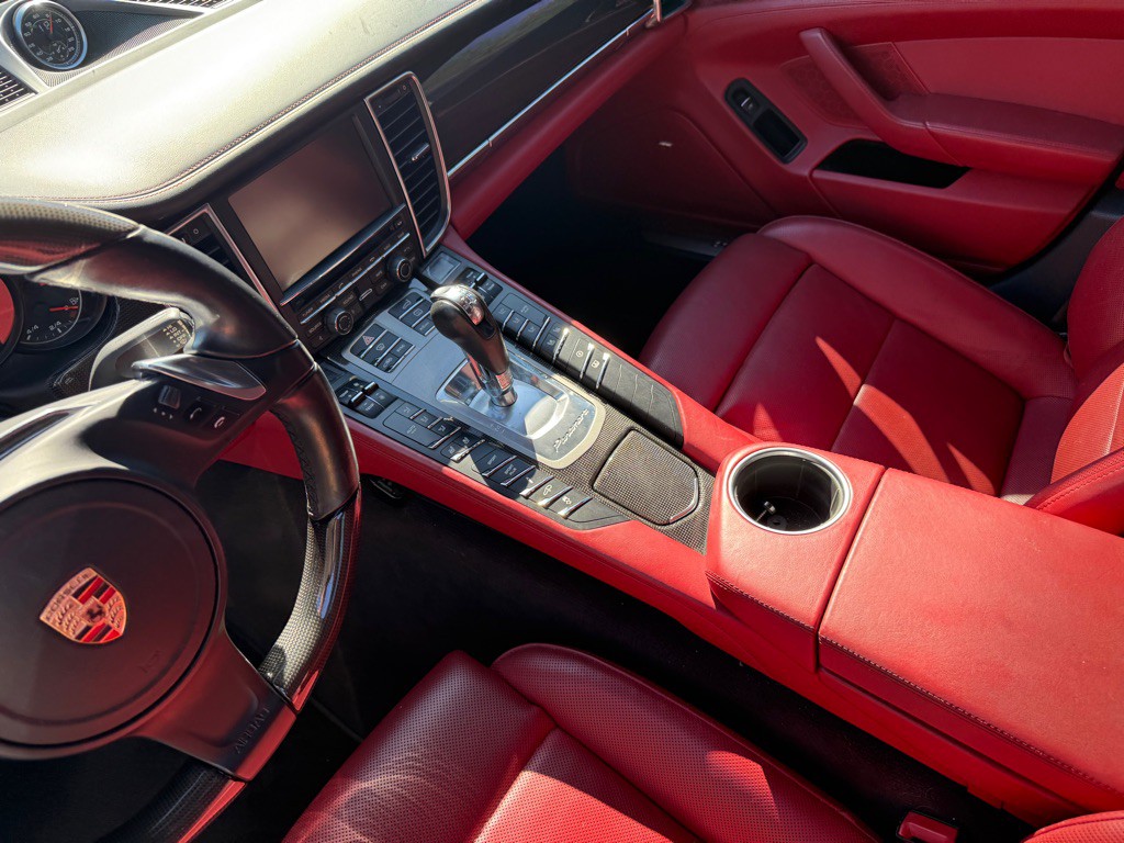 2014 Porsche Panamera Image 60