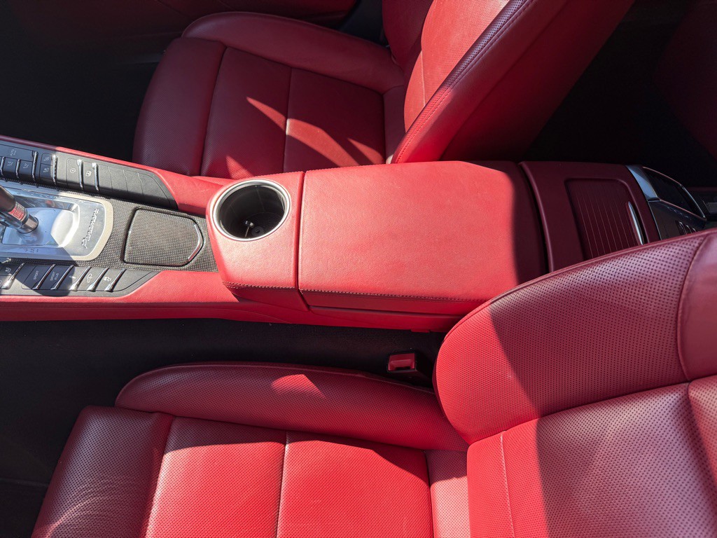 2014 Porsche Panamera Image 61