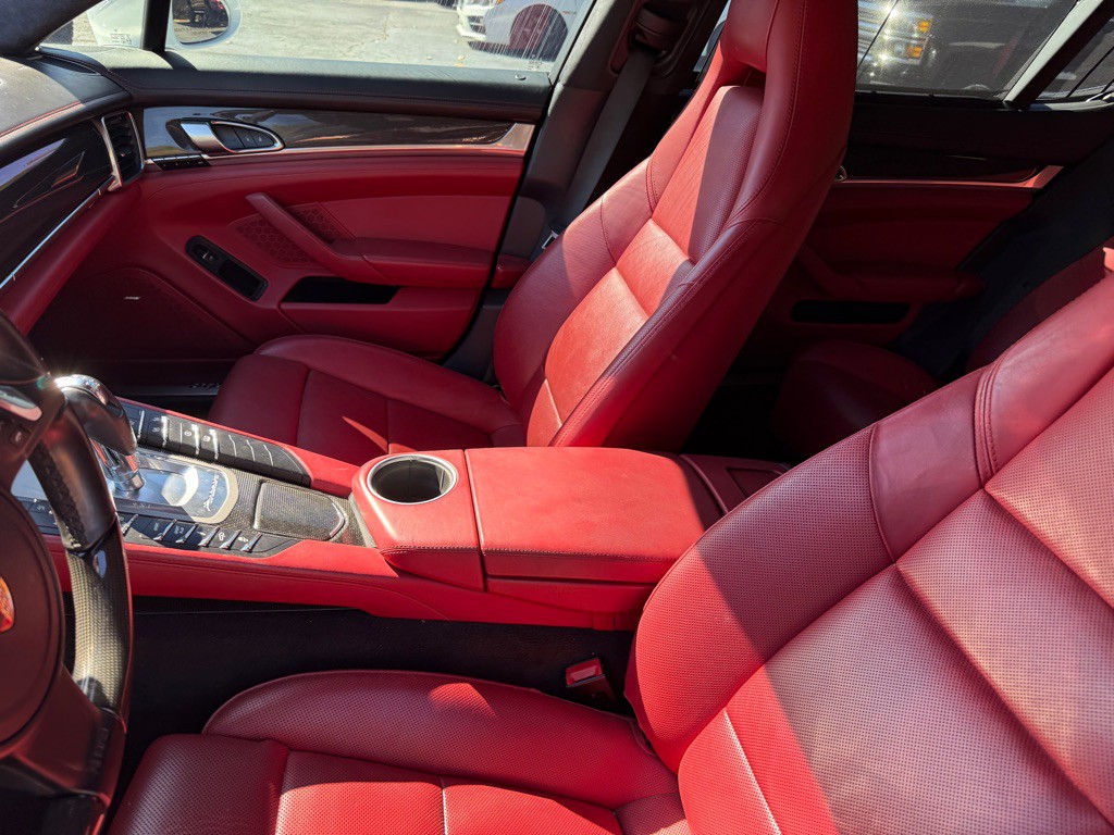 2014 Porsche Panamera Image 62