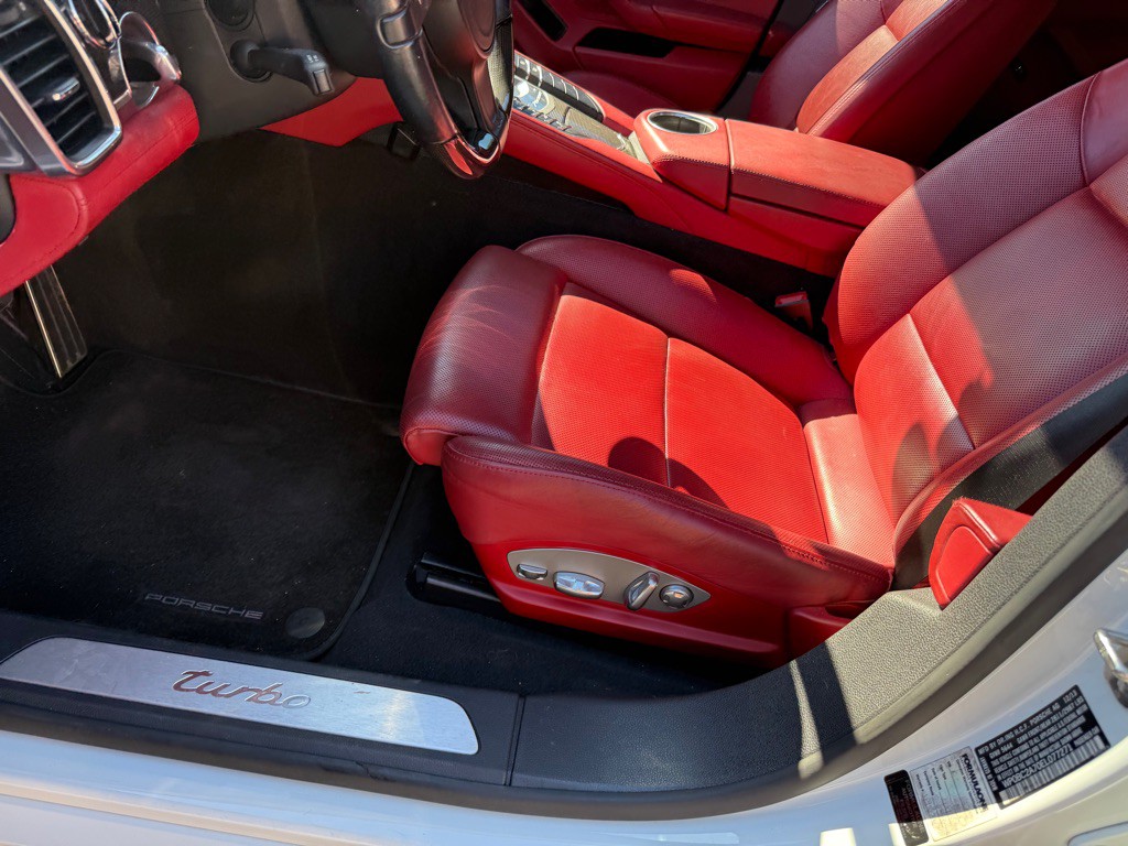 2014 Porsche Panamera Image 65