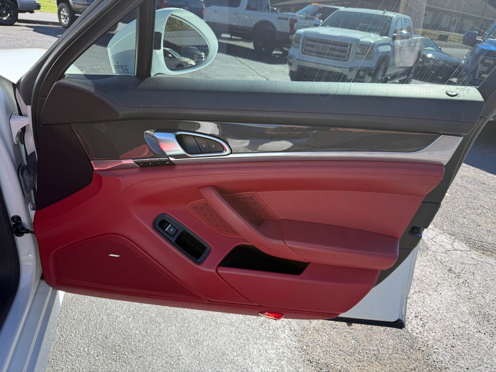 2014 Porsche Panamera Image 74
