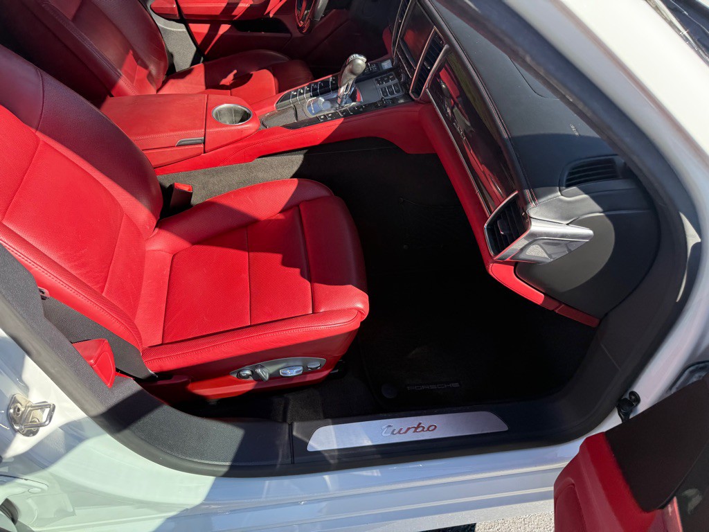 2014 Porsche Panamera Image 76