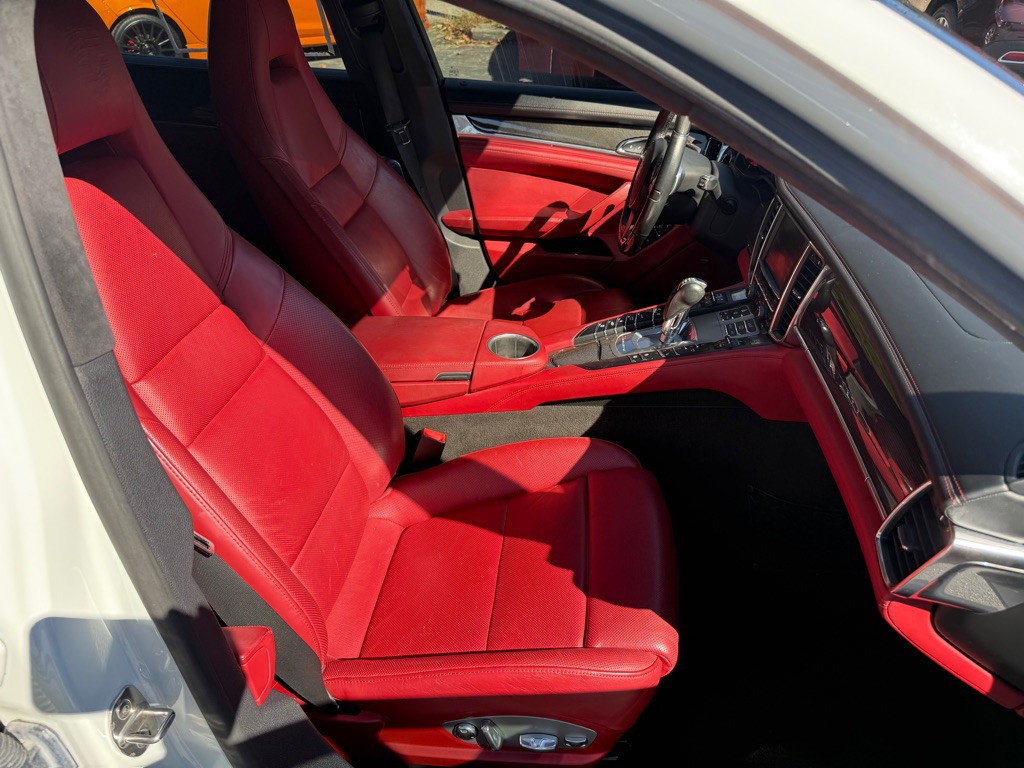 2014 Porsche Panamera Image 77