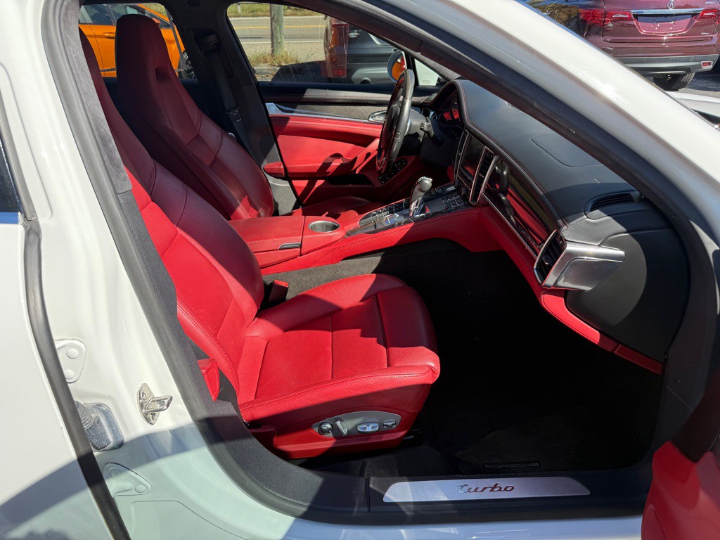 2014 Porsche Panamera Image 78