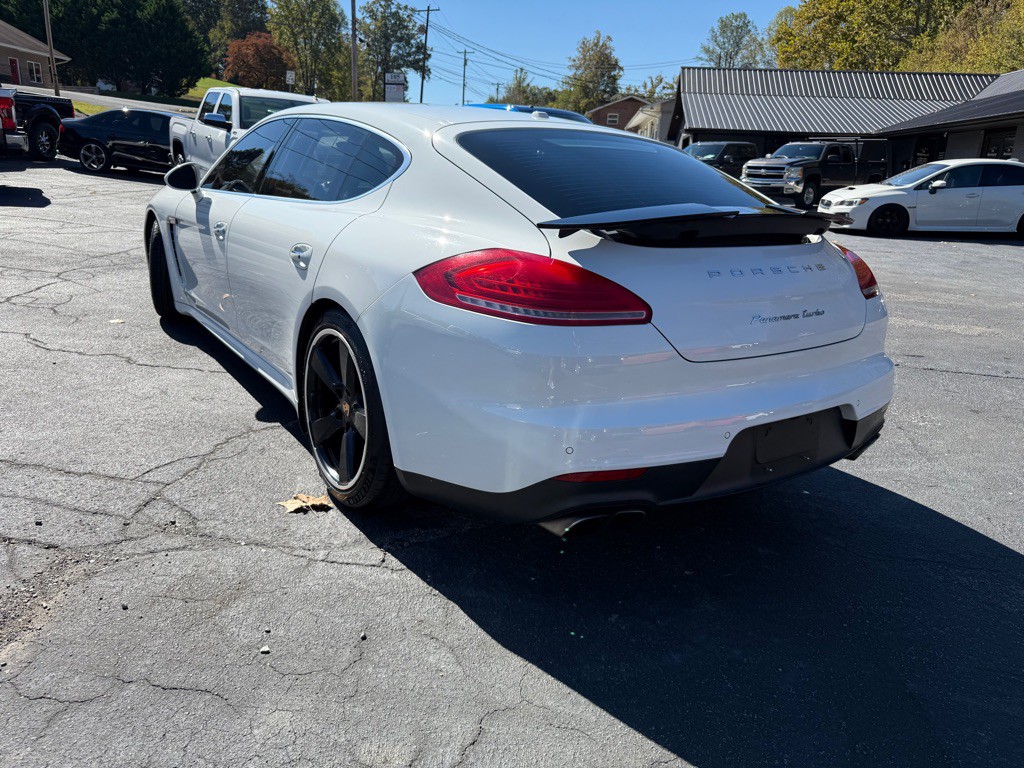 2014 Porsche Panamera Image 98