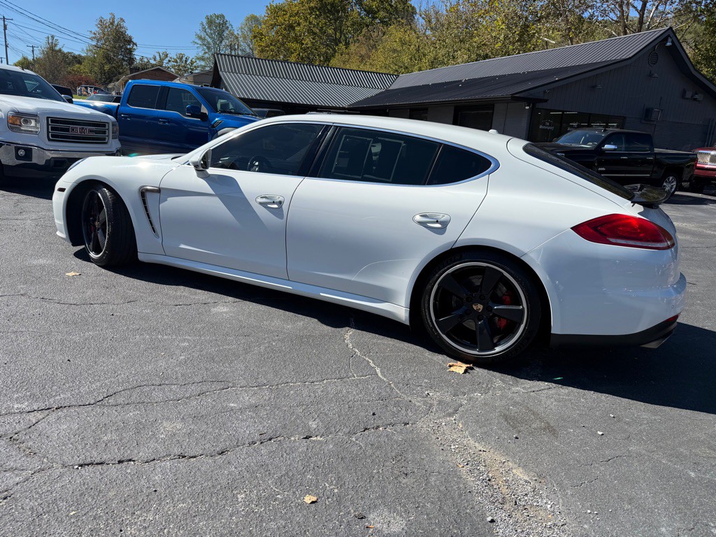 2014 Porsche Panamera Image 99