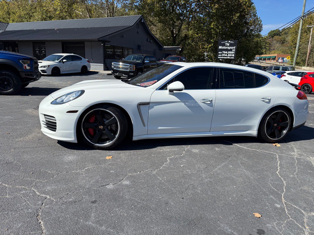 2014 Porsche Panamera Image 100