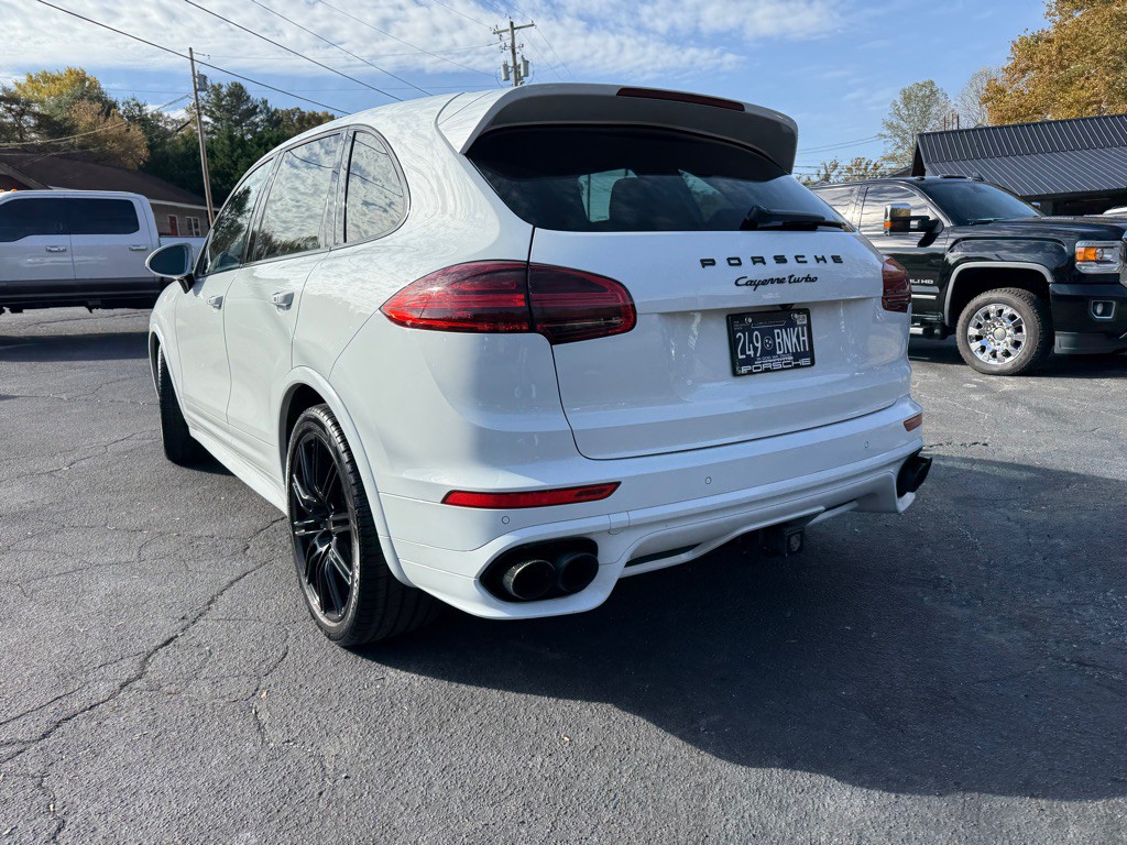 2017 Porsche Cayenne Image 3