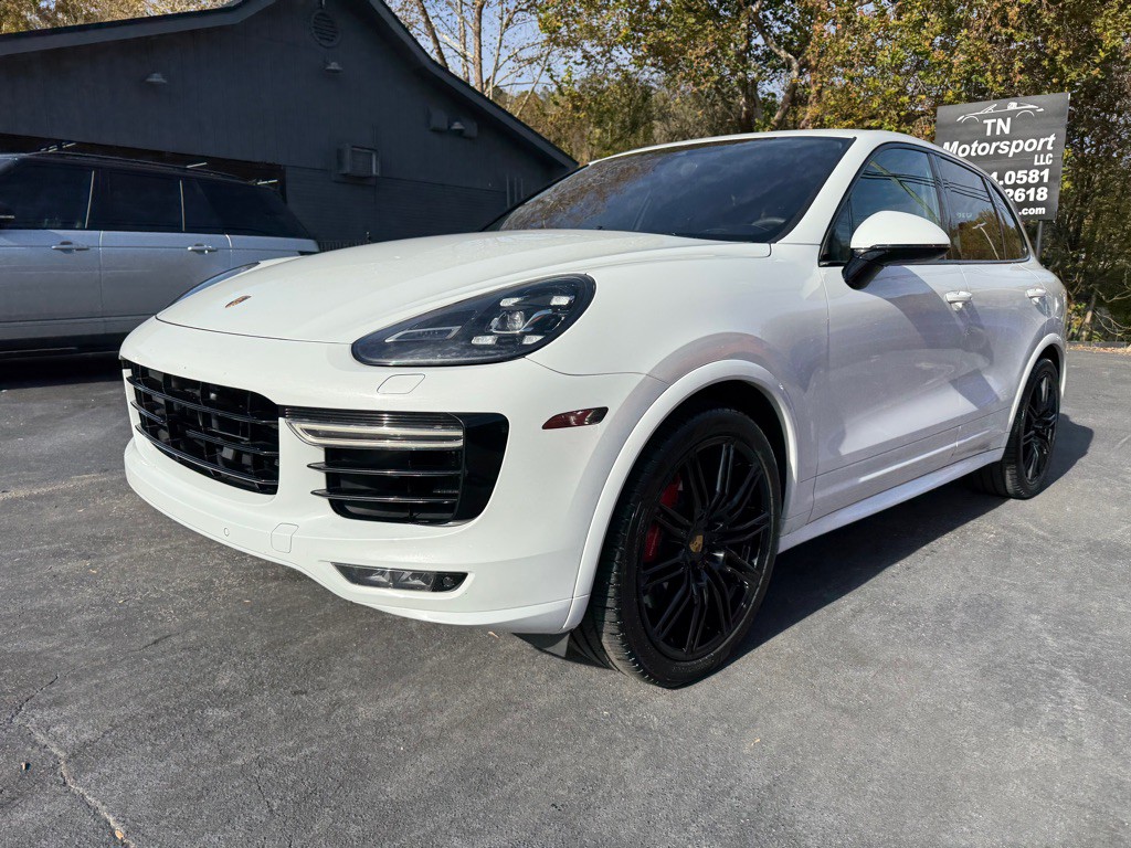 2017 Porsche Cayenne Image 10