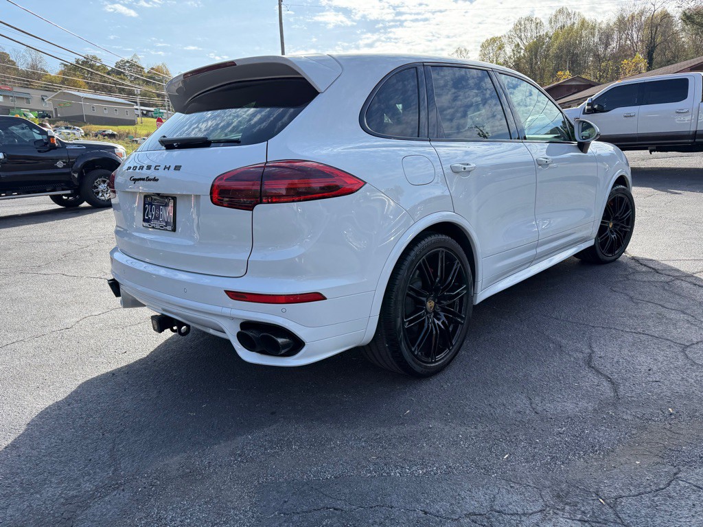 2017 Porsche Cayenne Image 11