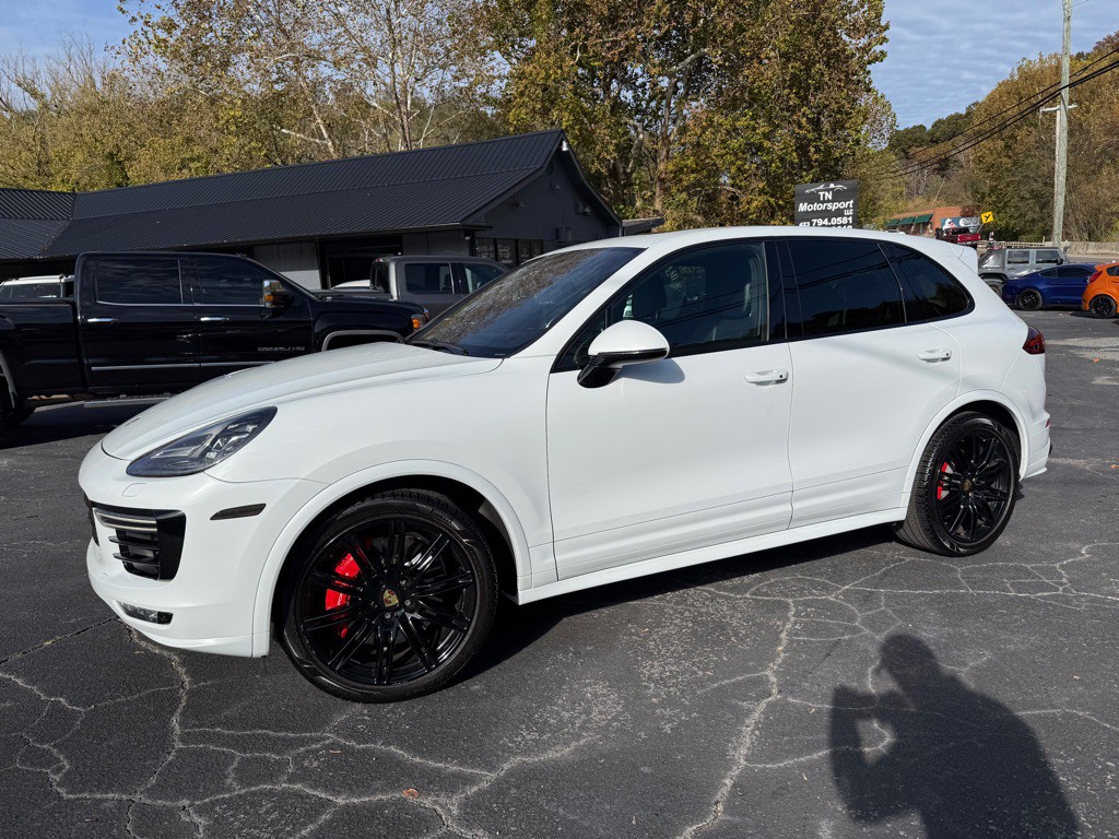 2017 Porsche Cayenne Image 18