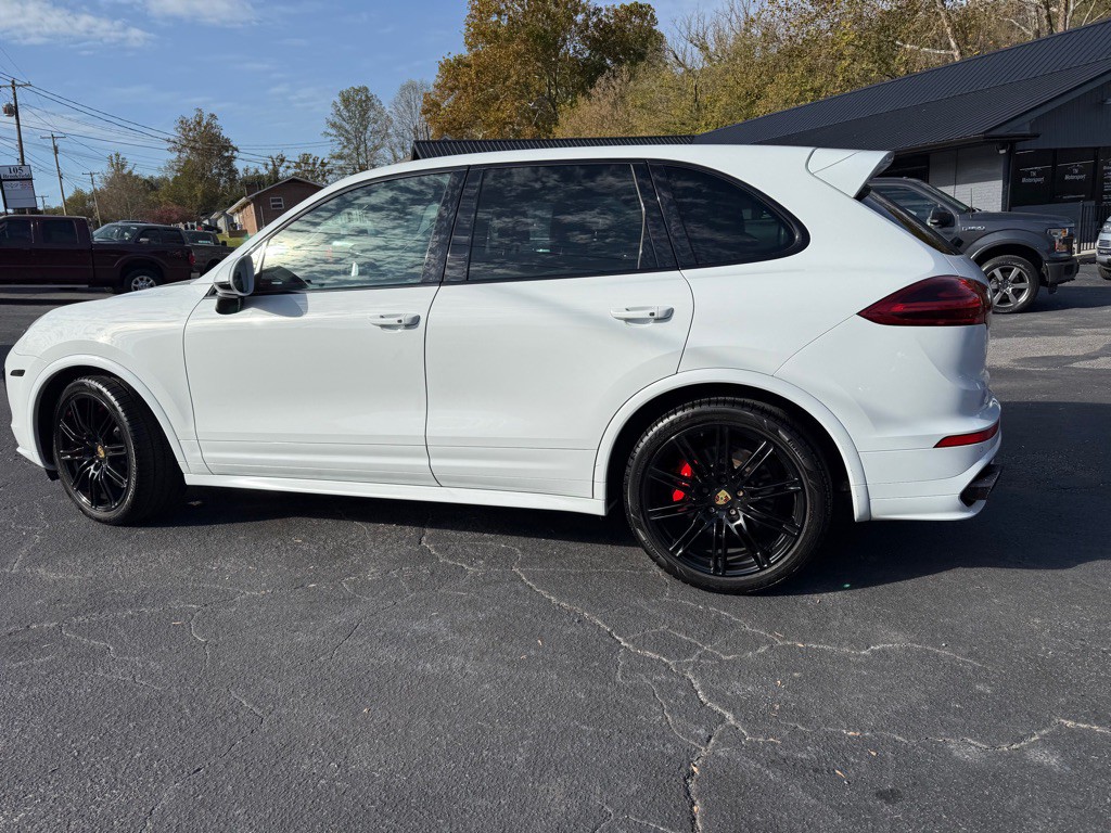 2017 Porsche Cayenne Image 28