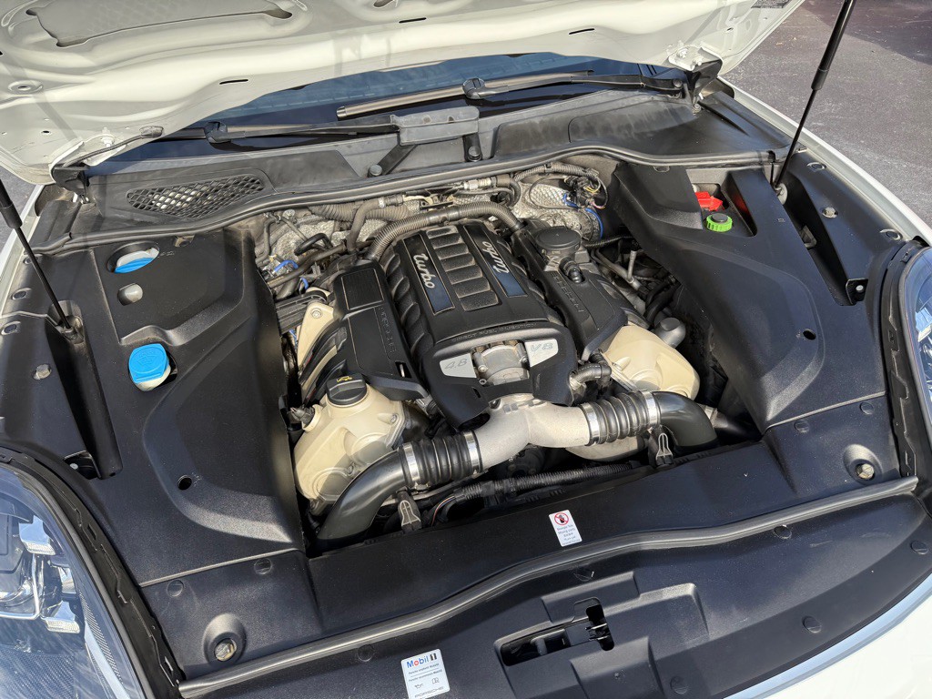 2017 Porsche Cayenne Image 32