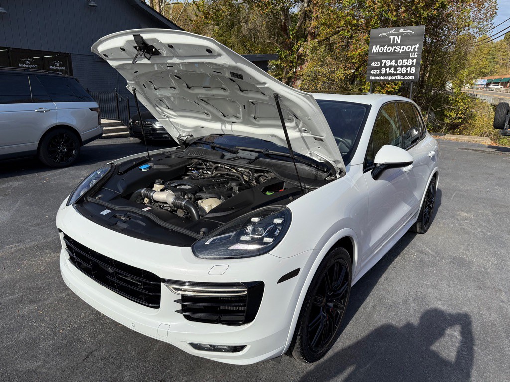 2017 Porsche Cayenne Image 35