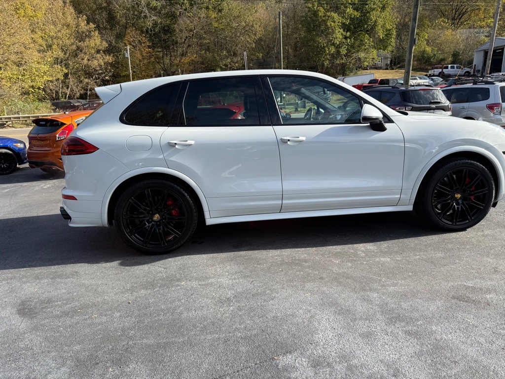 2017 Porsche Cayenne Image 41