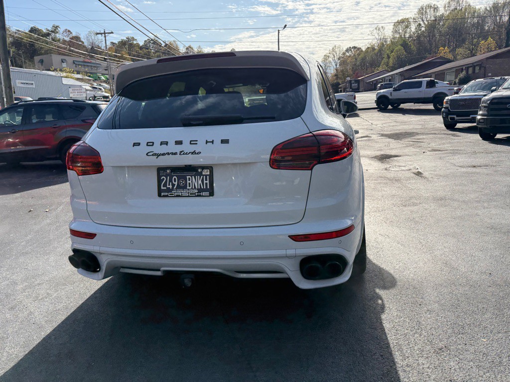 2017 Porsche Cayenne Image 44